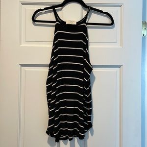 🛍 3/$20🛍 Black/white striped flowy high neck tank